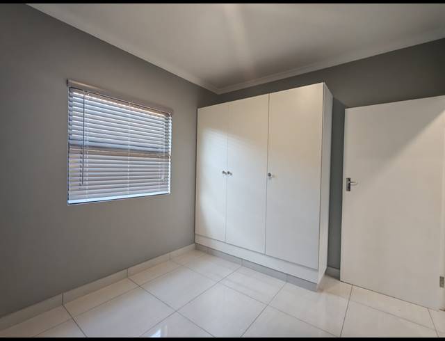 2 BEDROOM FREEHOLD FOR SALE IN SHAKASKRAAL